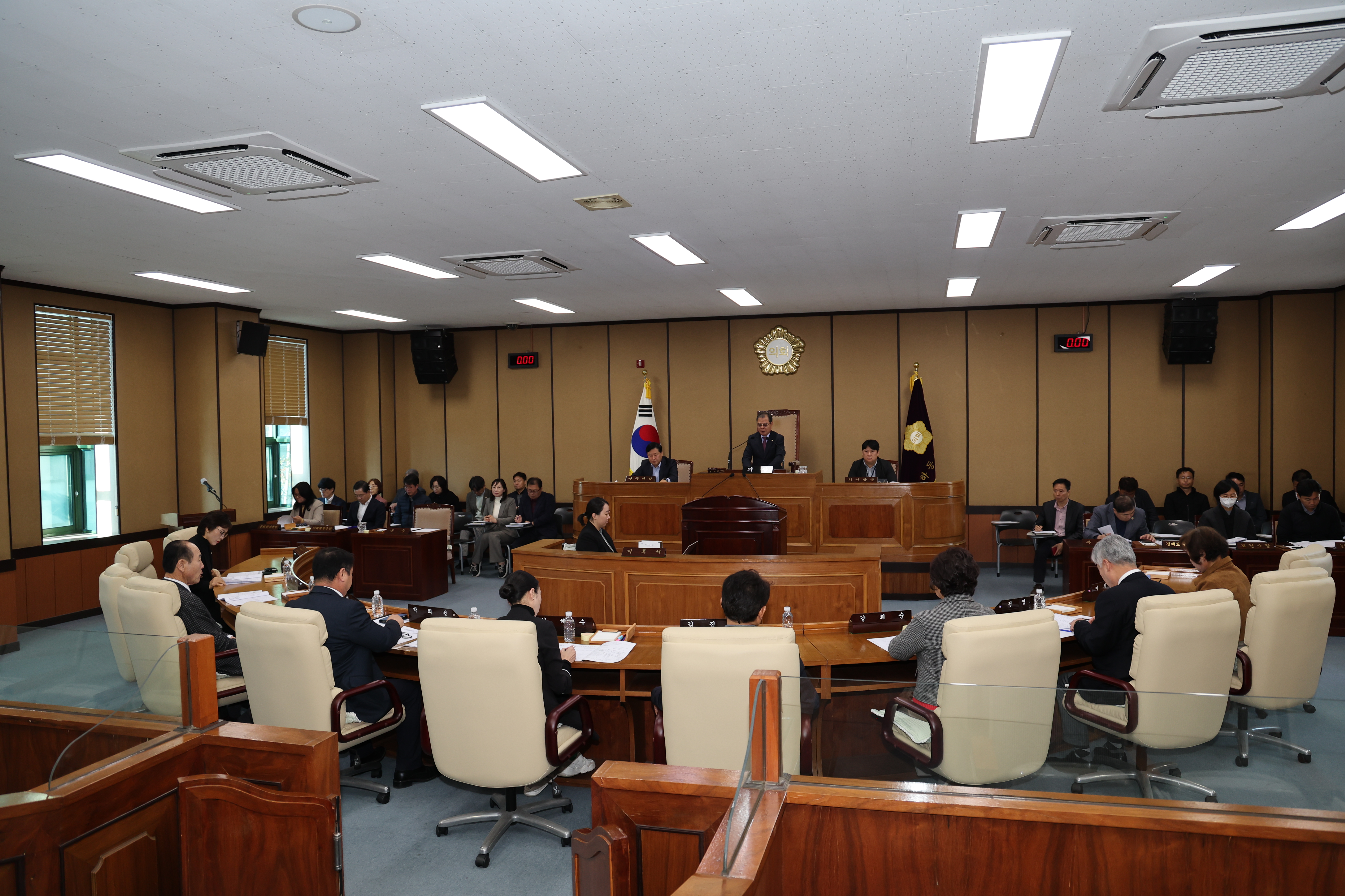 2025.11.21. 제345회 하동군의회 임시회 제2차 본회의 2