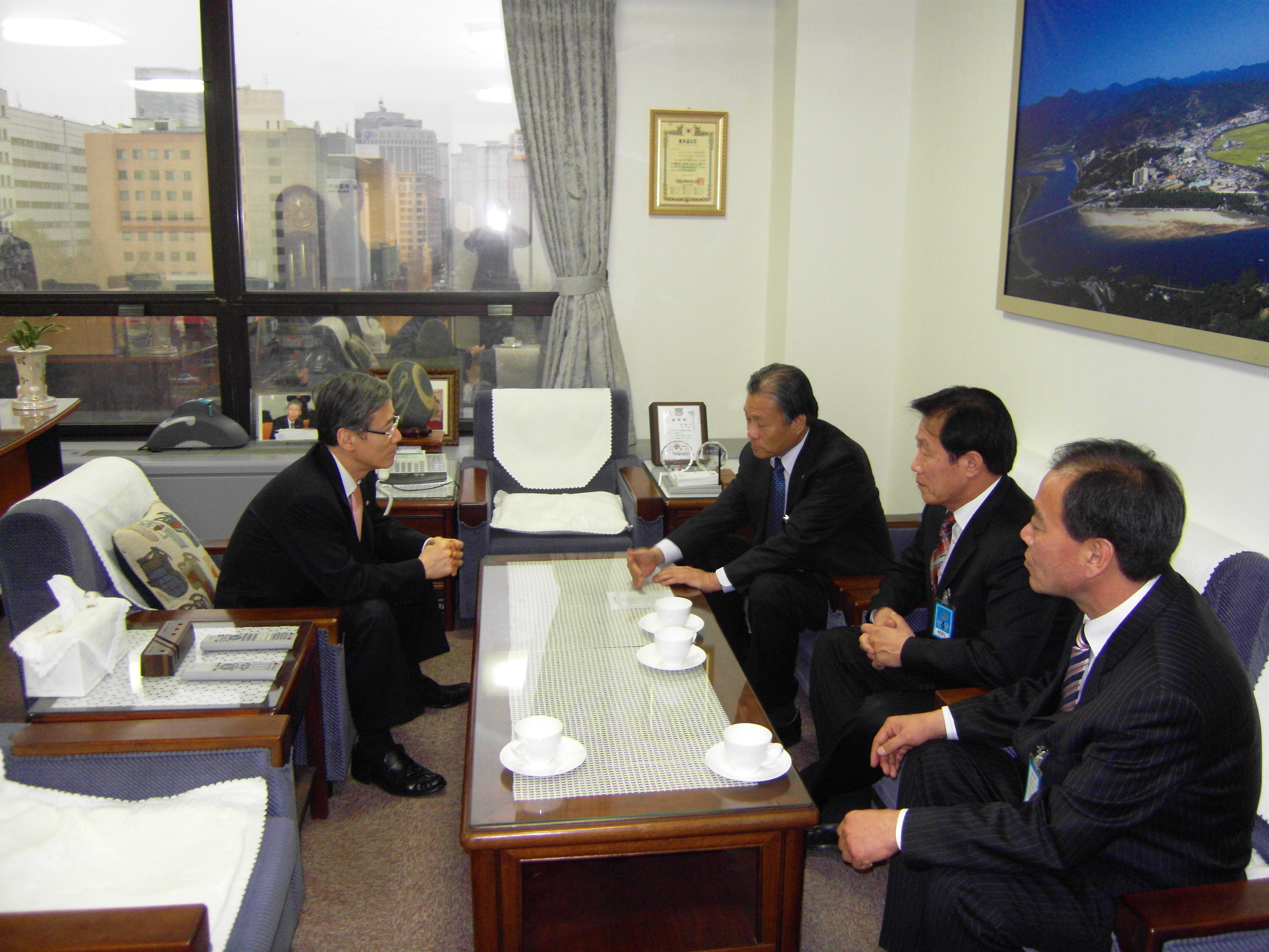 여상규국회의원방문 1