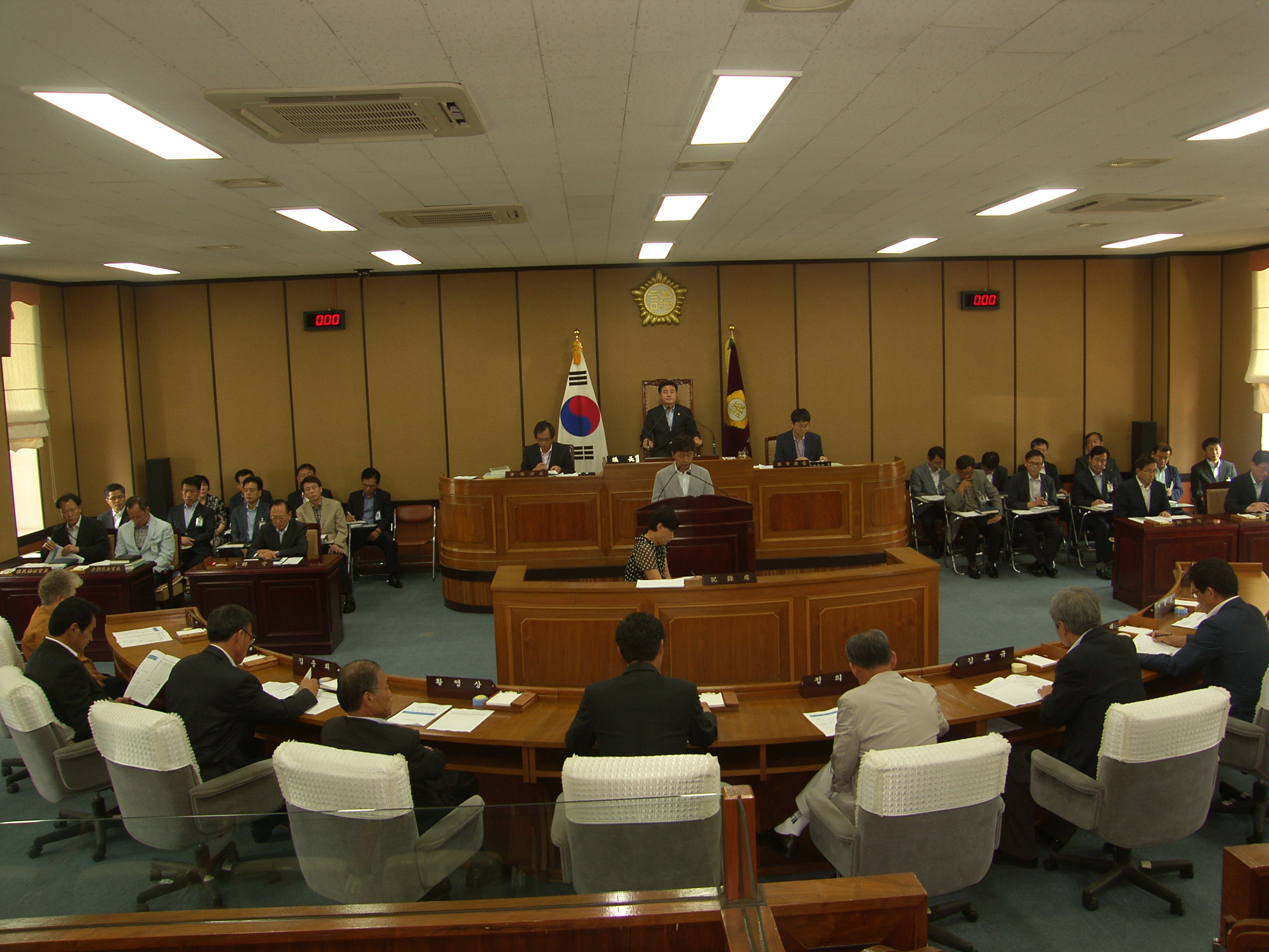 제215회 제1차정례회 제1차 본회의 회의장면 1