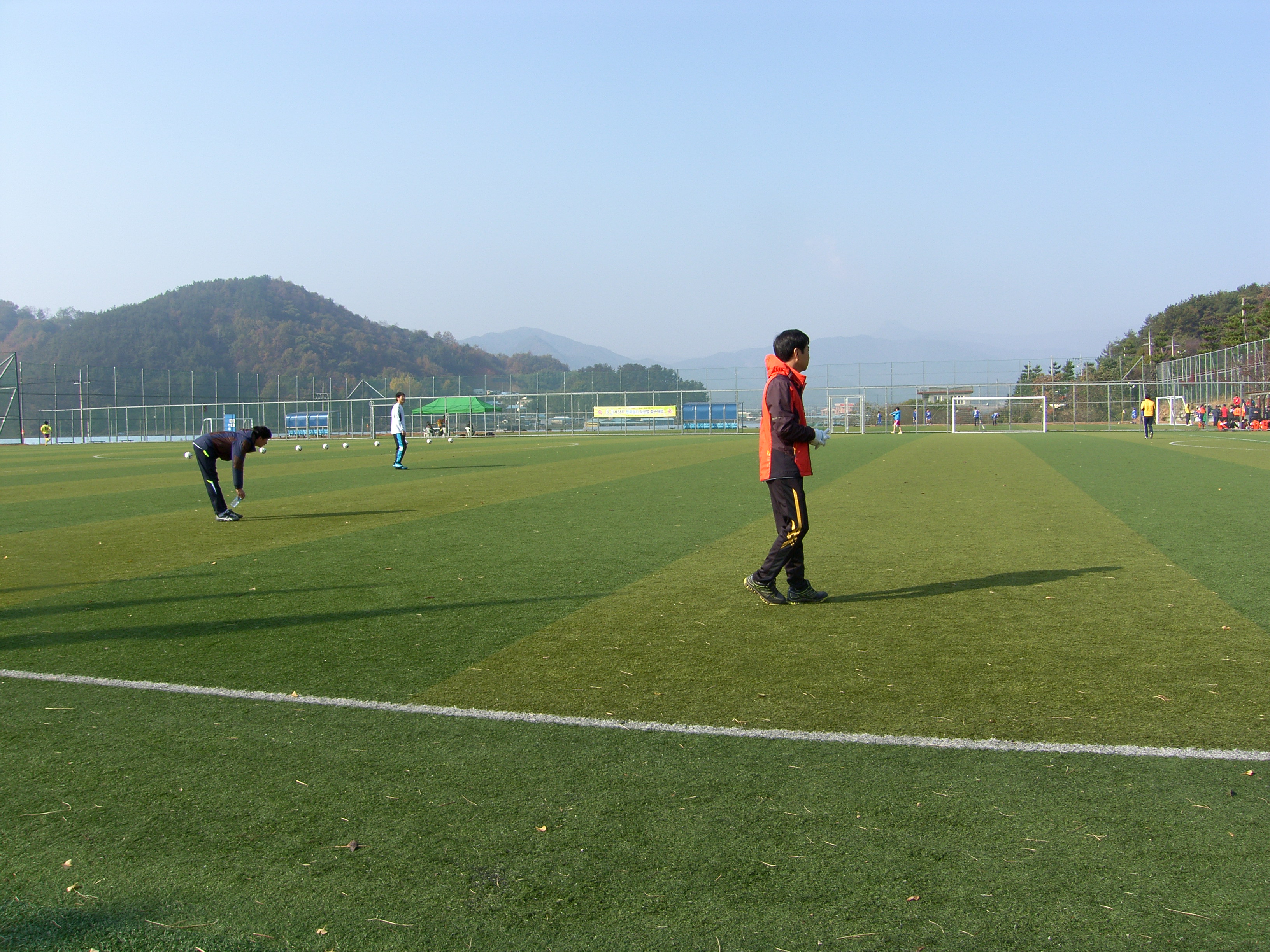 '13년 협회장기 직장별 축구대회 인조구장 경기장면(이홍곤의원) 1