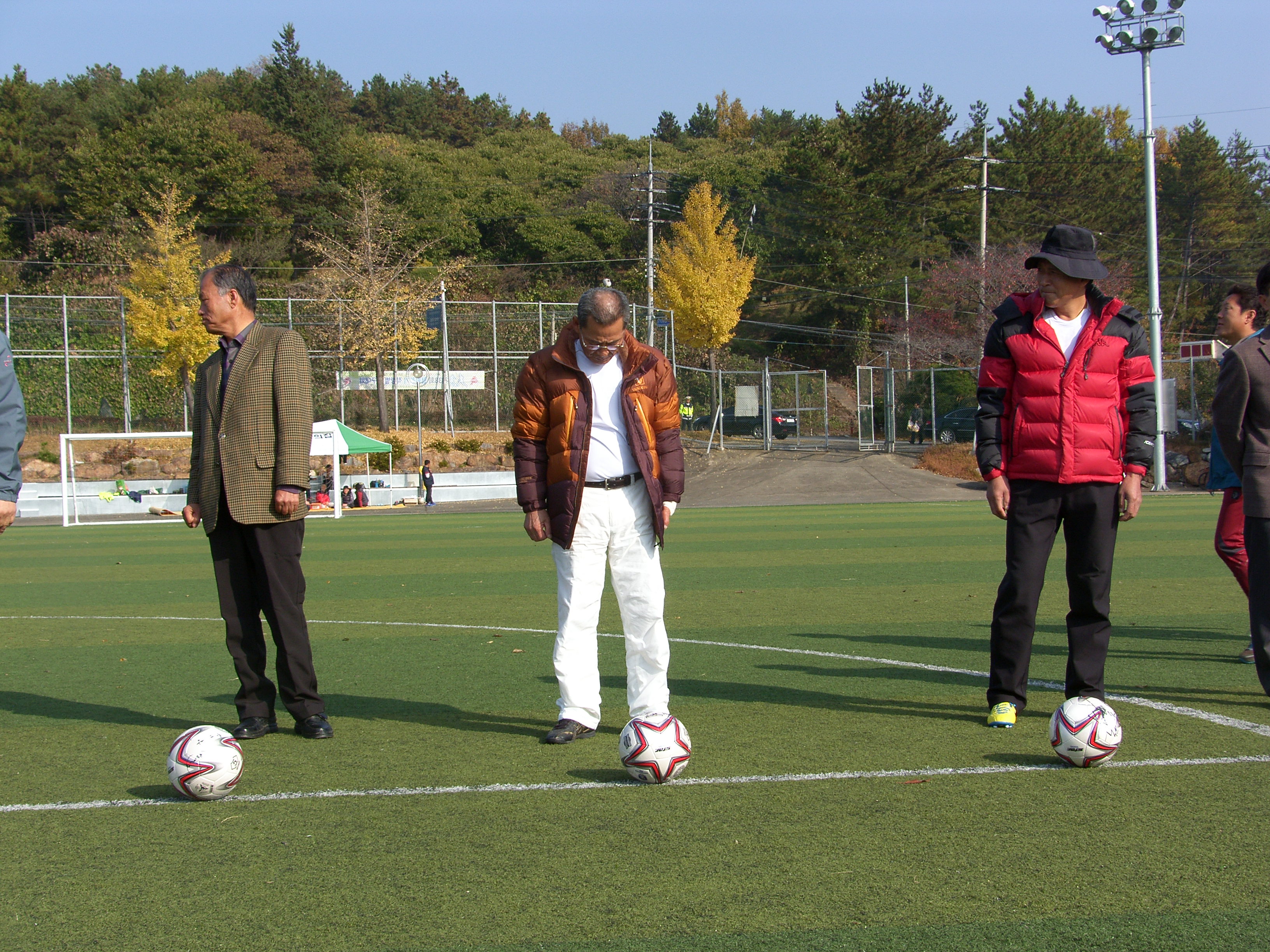 '13년 협회장기 직장별 축구대회 인조구장(황영상, 정의근, 김봉학의원 시구식) 1