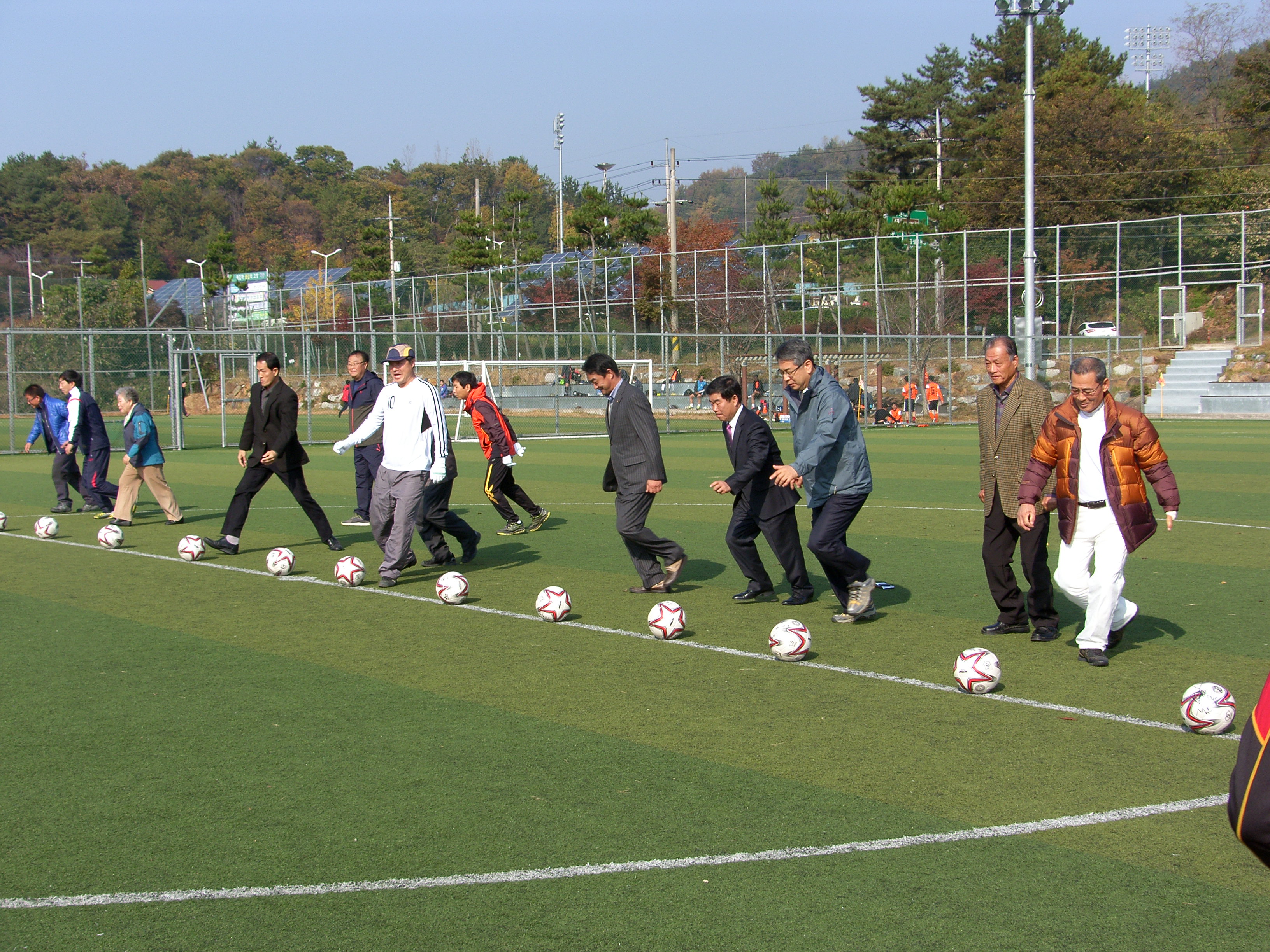 '13년 협회장기 직장별 축구대회 인조구장(시구식 장면) 1