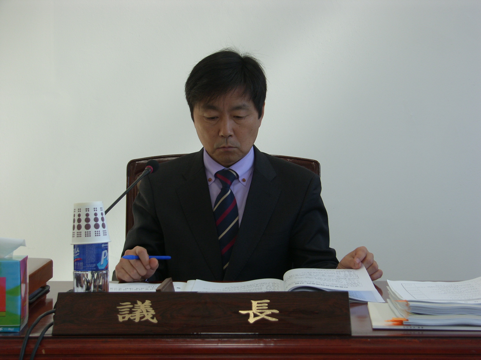 제220회 임시회 제2차 본회의 이홍곤임시의장 회의주재 1