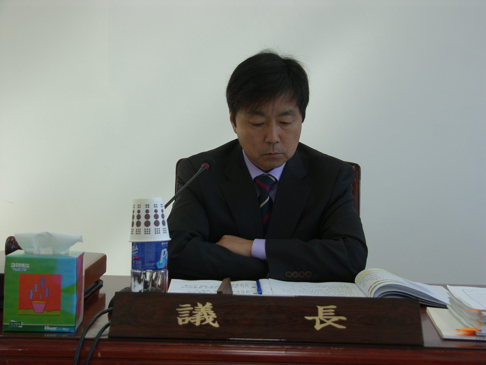 제220회 임시회 제2차 본회의 이홍곤 임시의장 회의주재 1