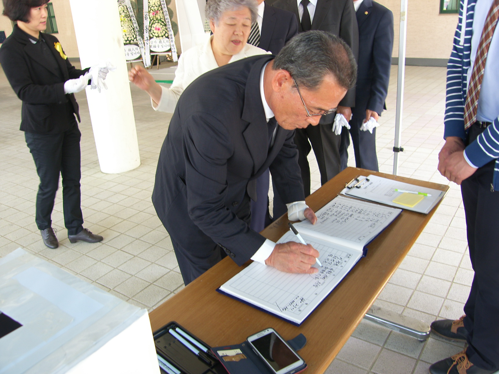 ‘14년 5월2일 세월호 희생자조문(문화회관 분향소) 1