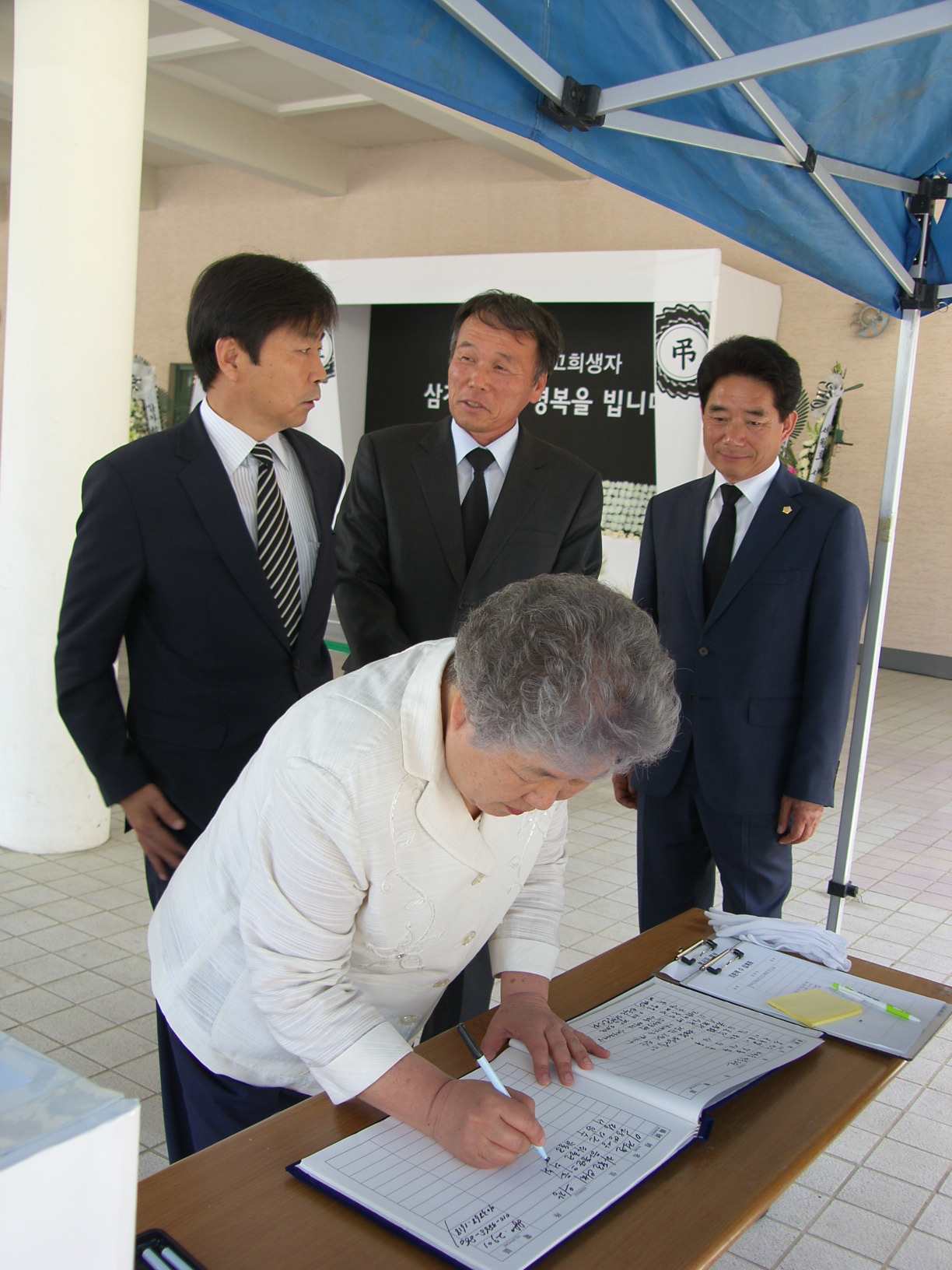 ‘14년 5월2일 세월호 희생자조문(문화회관 분향소) 1