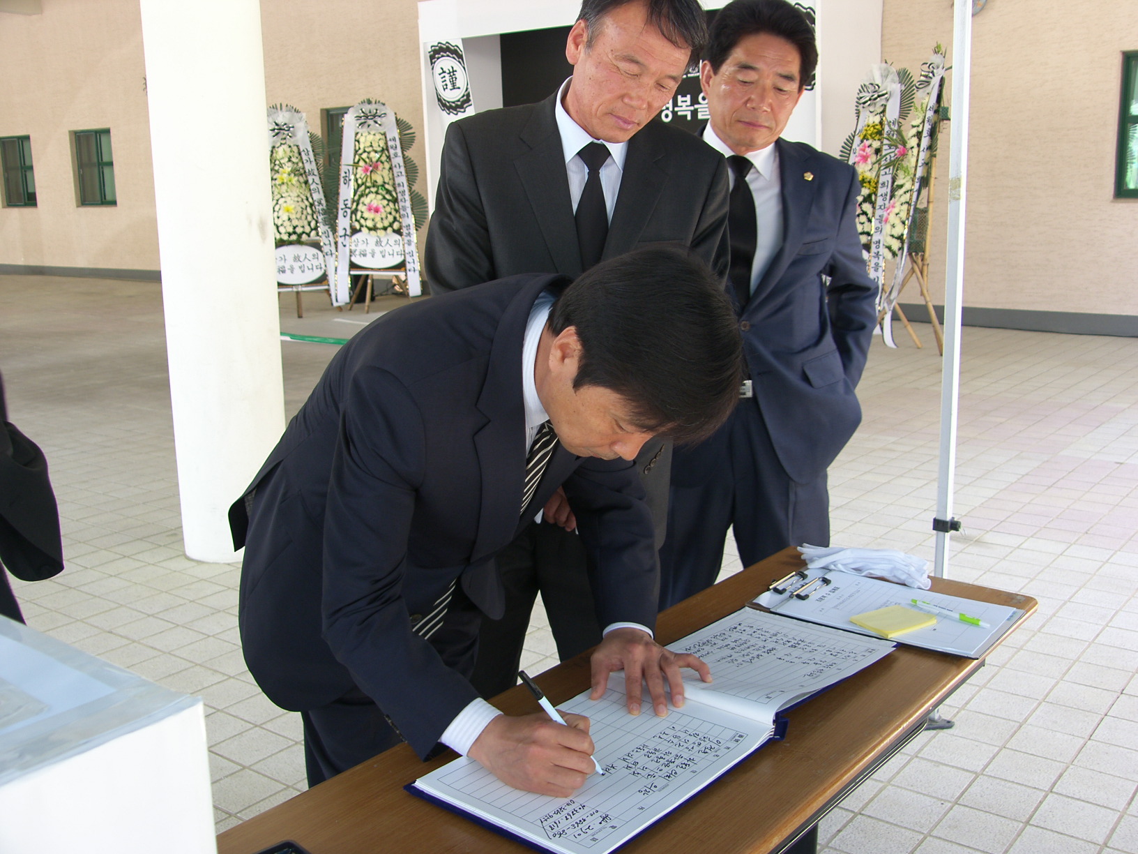 ‘14년 5월2일 세월호 희생자조문(문화회관 분향소) 1