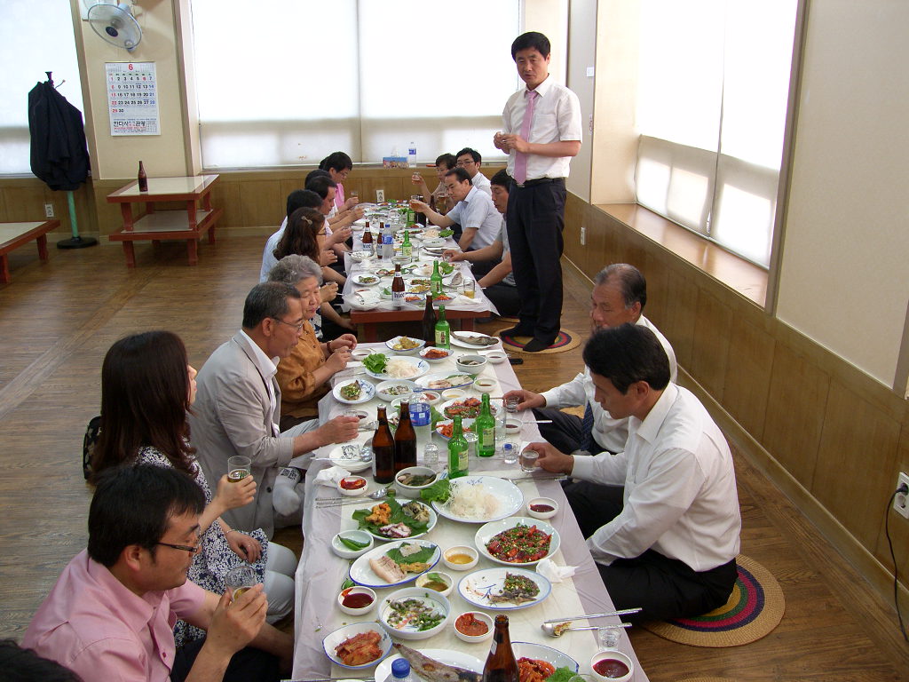 제6대 폐원식 후 일신식당에서 만찬('14. 6.26) 이정훈의장님 건배제의 1