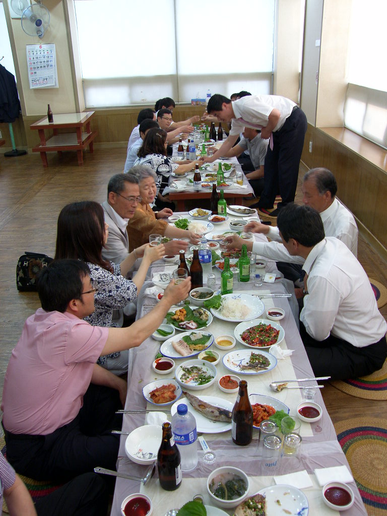 제6대 폐원식 후 일신식당에서 만찬('14. 6.26) 이정훈의장님 건배제의 1