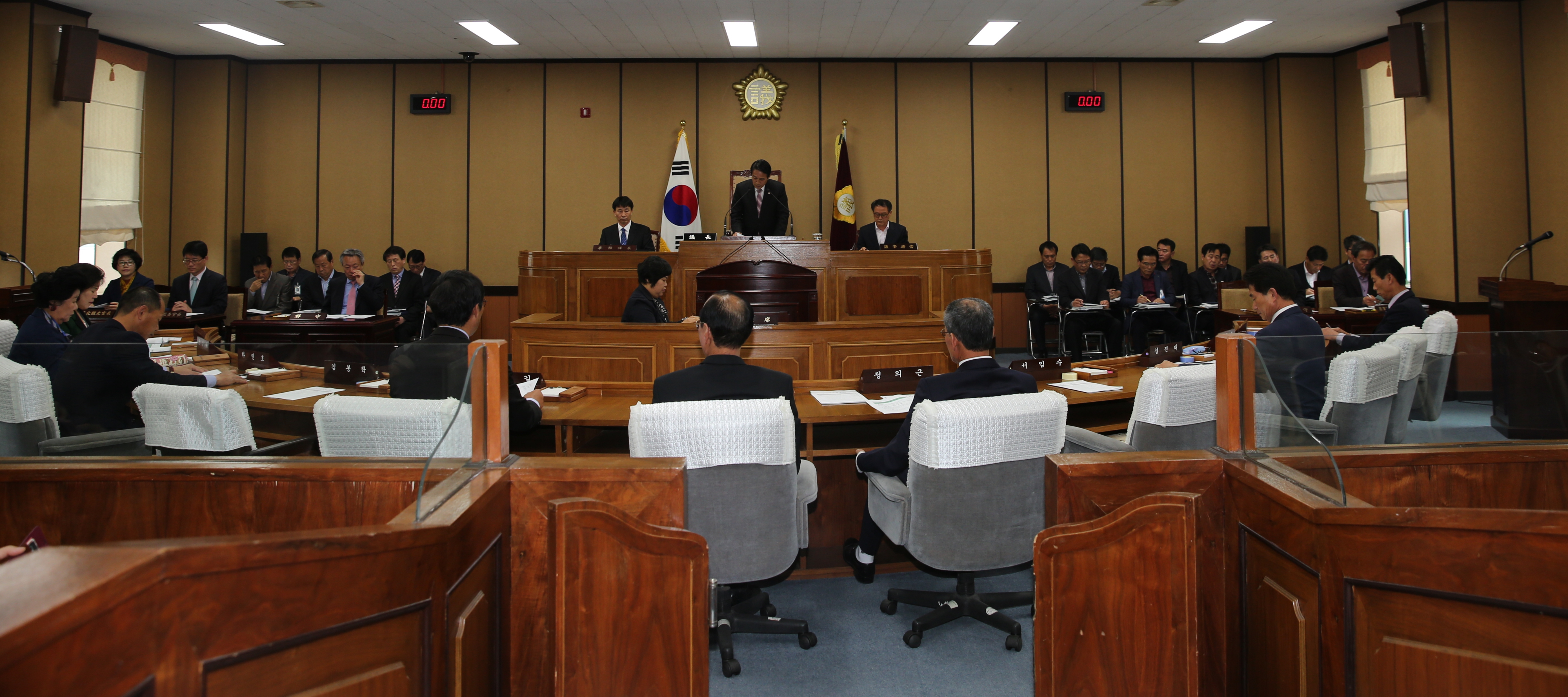 2015.04.13. 233회 하동군의회 임시회 제2차 본회의 1