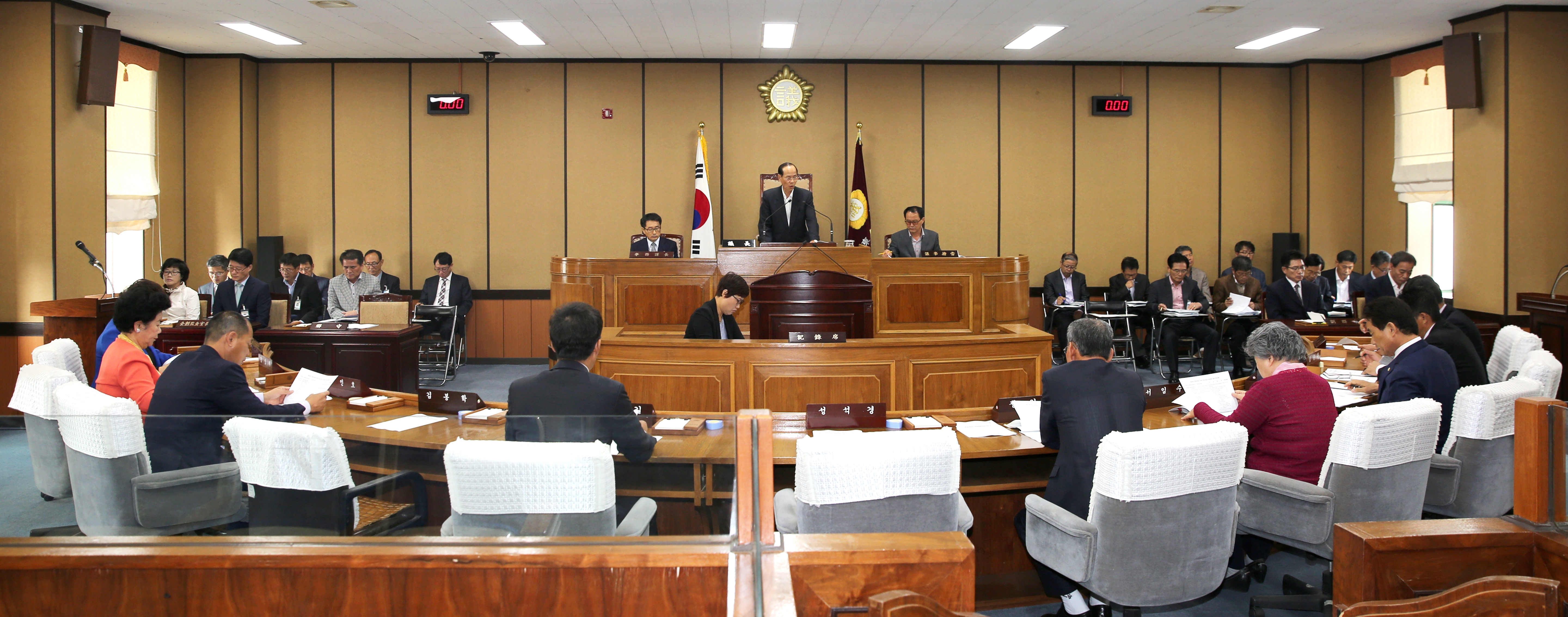 제238회 하동군의회 임시회 제1차 본회의 1