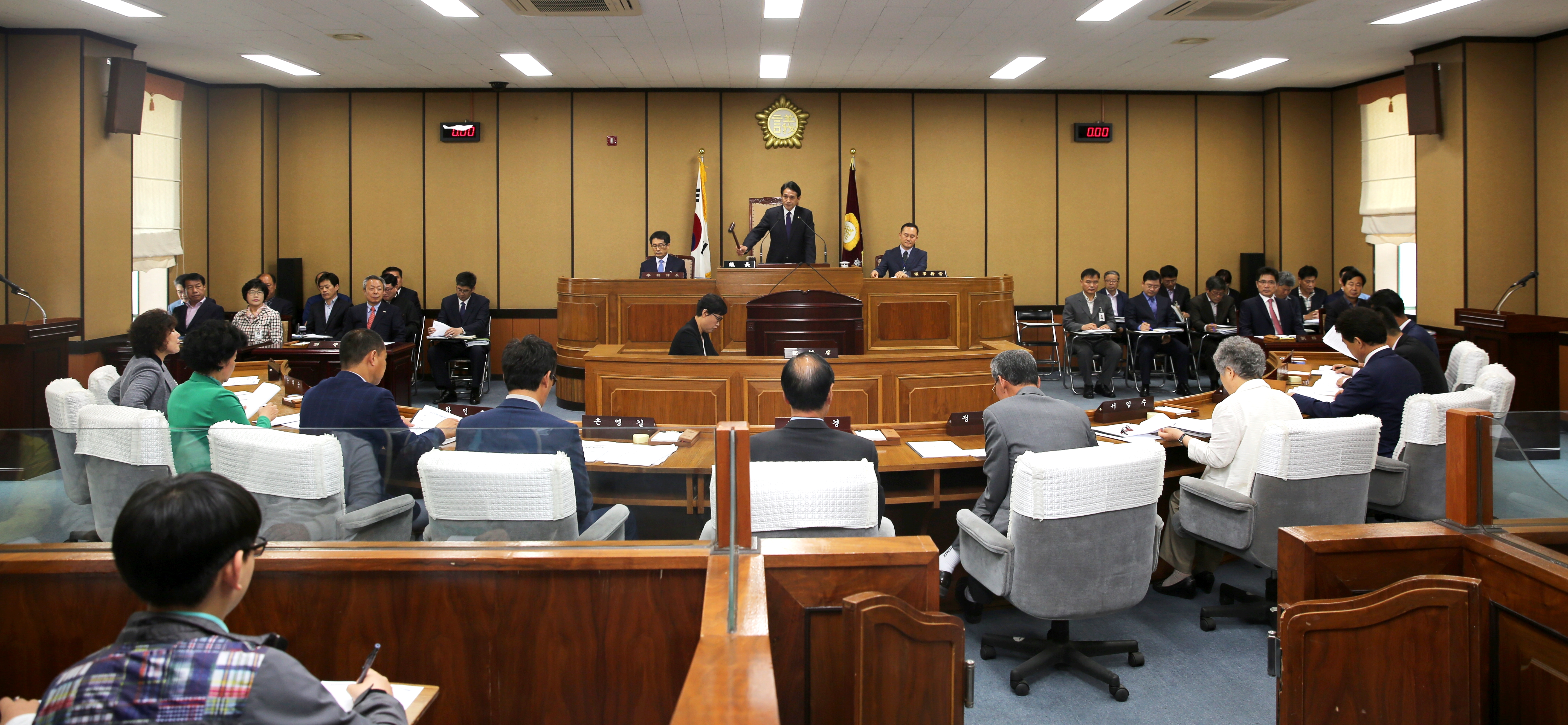 2016.05.03. 제243회 임시회 제2차 본회의 1