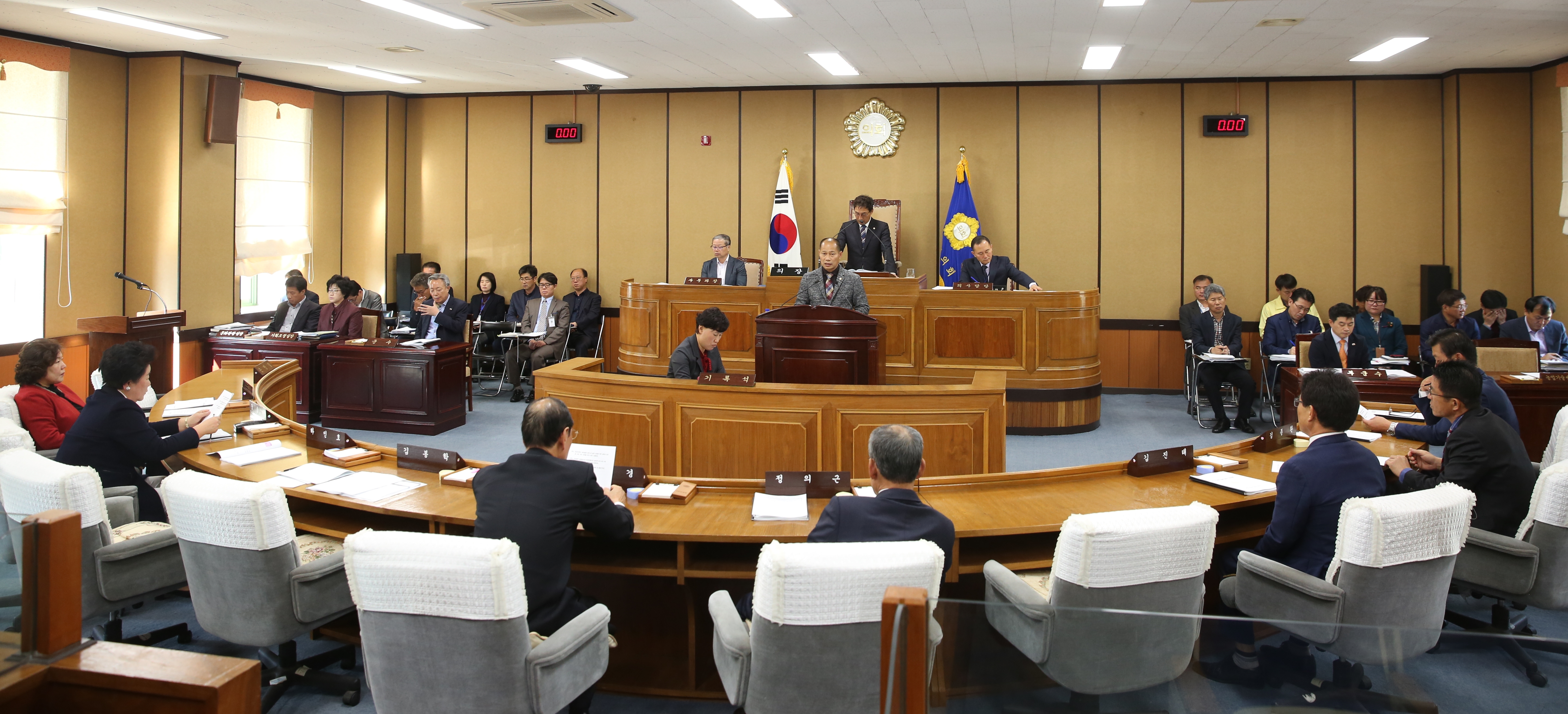 2016.11.02. 쌀 값 폭락 대책 촉구 결의안(하인호 의원) 1