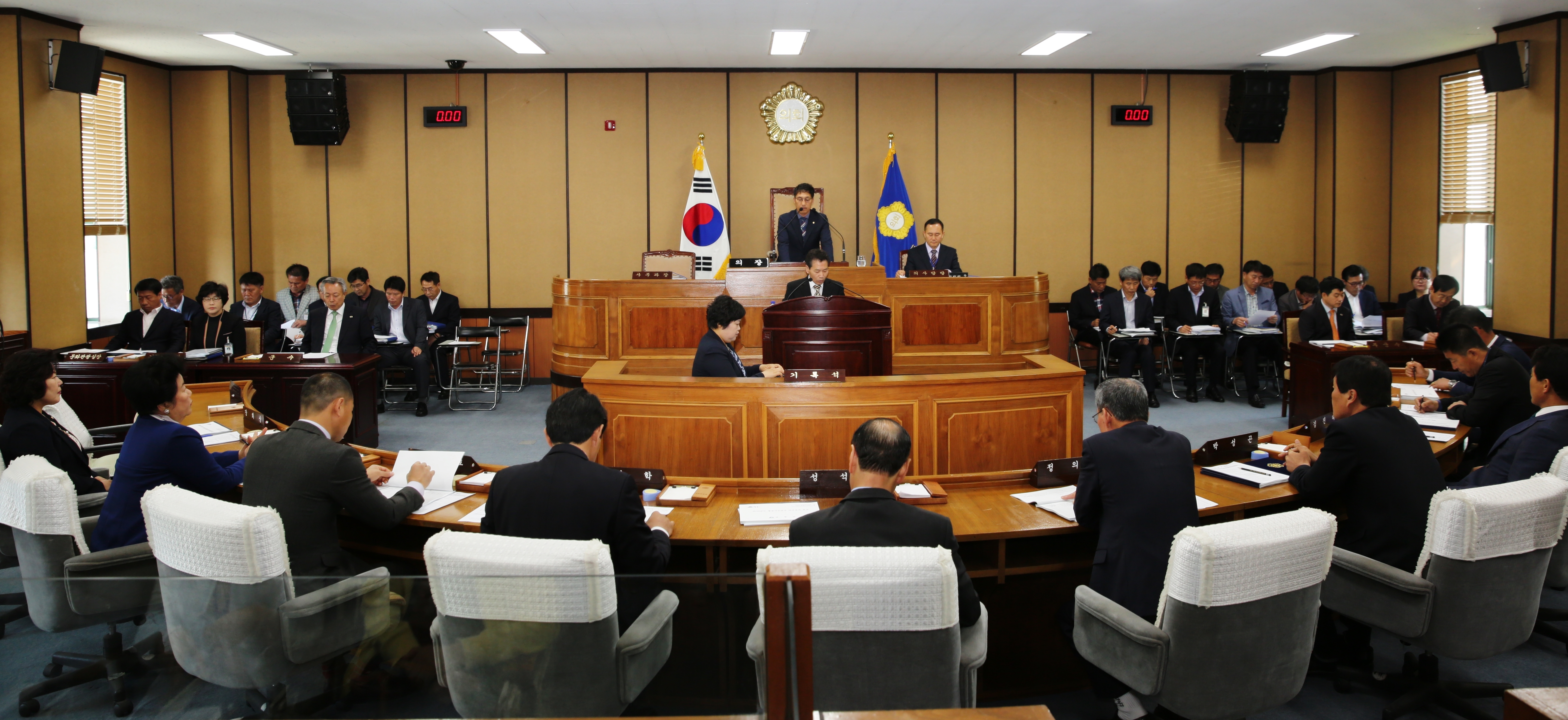 2017.4.19. 제255회 하동군의회 임시회 제1차 본회의 1