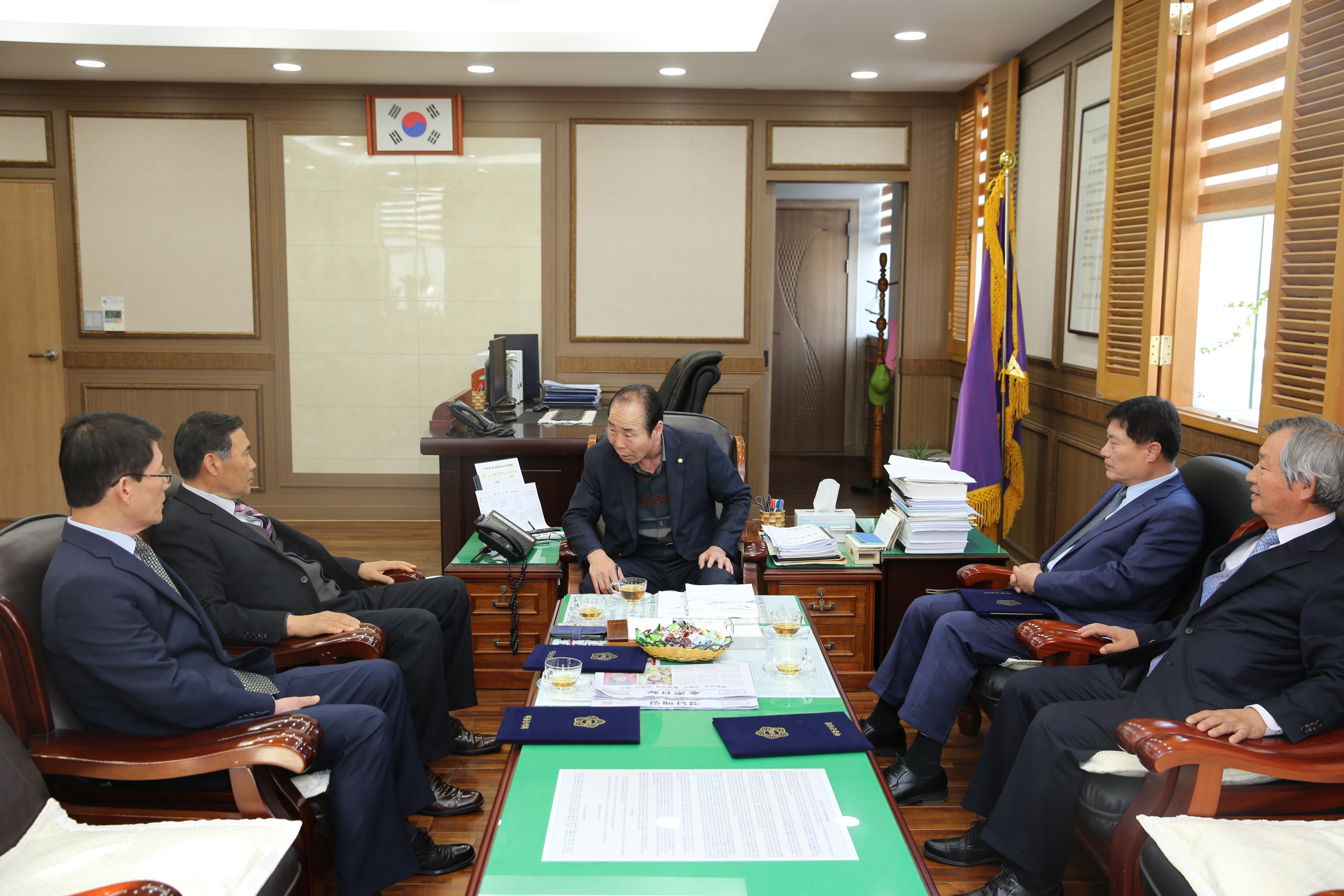 2019. 4. 4. 결산위원 위촉 1