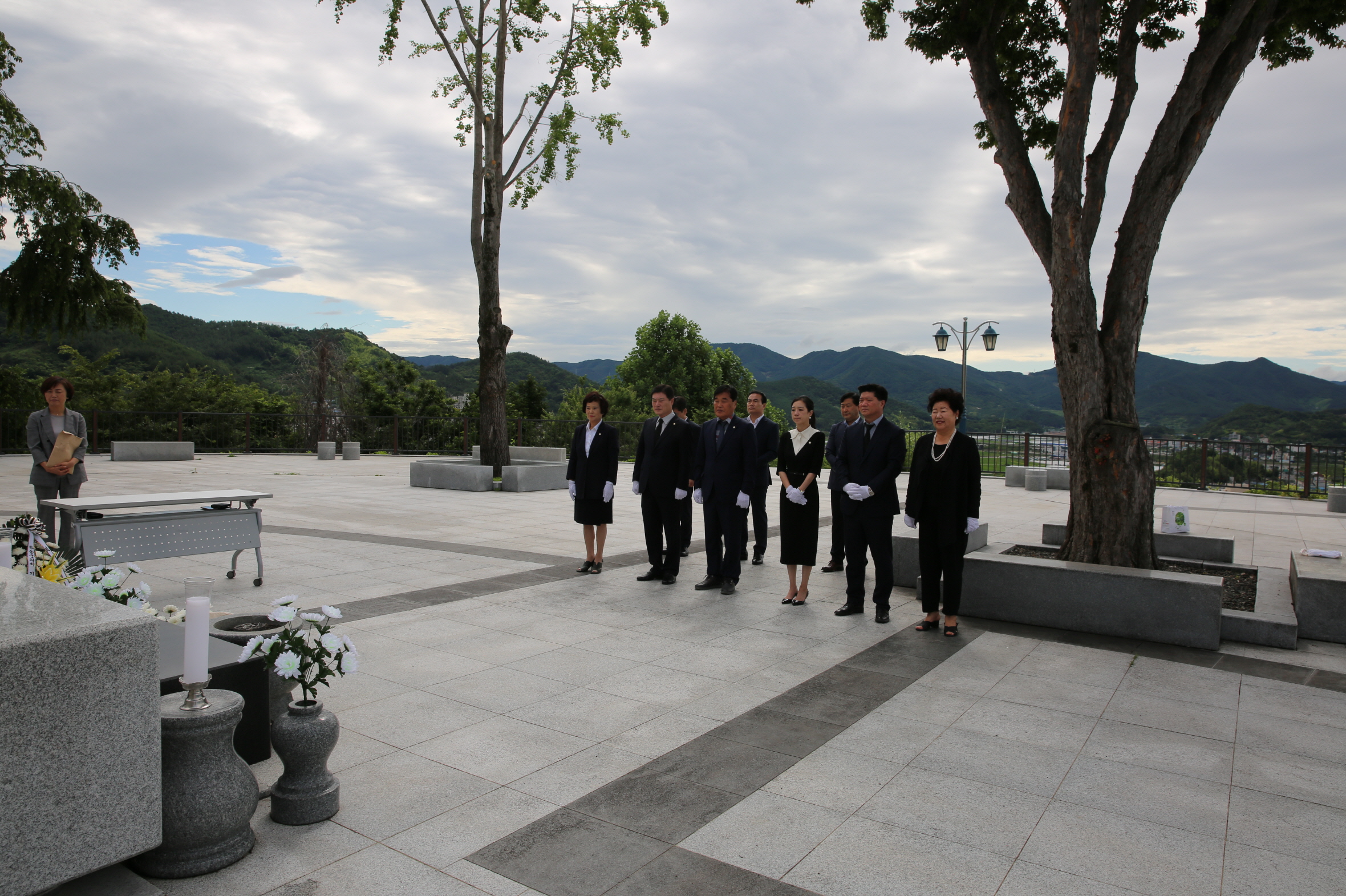2020. 7. 1. 제8대 후반기 의장단 충혼탑 참배 1