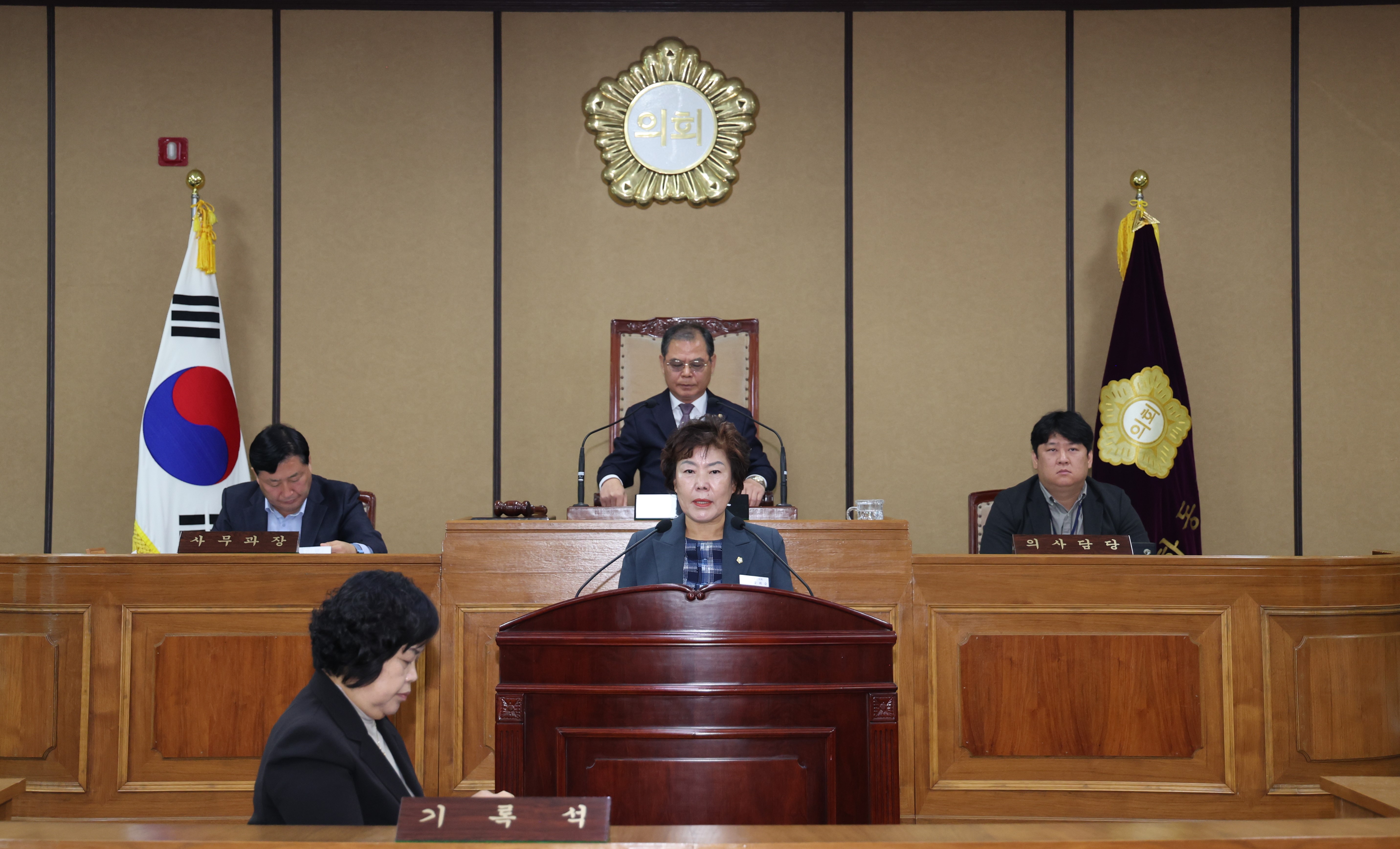 2025.11.07. 제344회 하동군의회 임시회 제2차 본회의  4