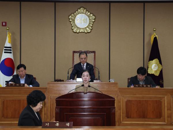 2025.11.07. 제344회 하동군의회 임시회 제2차 본회의  6