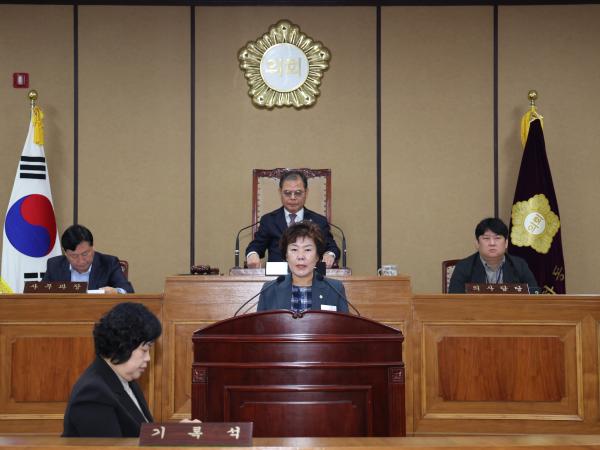 2025.11.07. 제344회 하동군의회 임시회 제2차 본회의  4