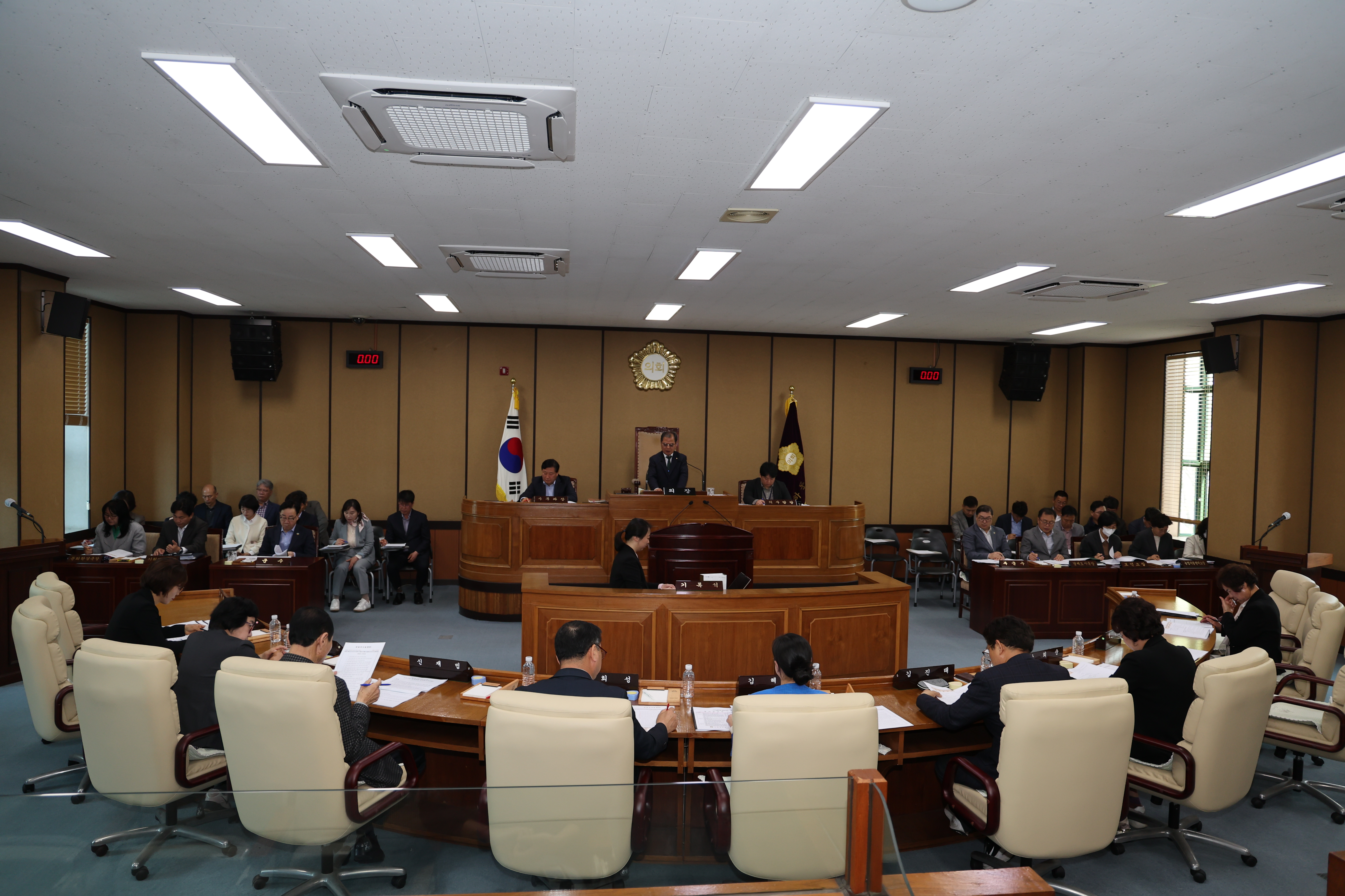 2026.04.10. 제348회 임시회 제2차 본회의 1