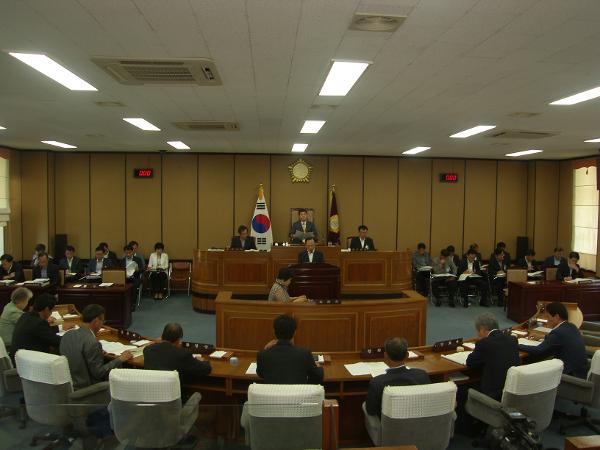 제215회 제1차정례회 제1차본회의