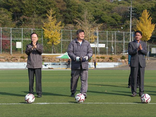 '13년 협회장기 직장별 축구대회 인조구장(이정훈의장 시구식)