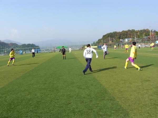 '13년 협회장기 직장별 축구대회 인조구장 녹차연구소와 1차전 경기장면
