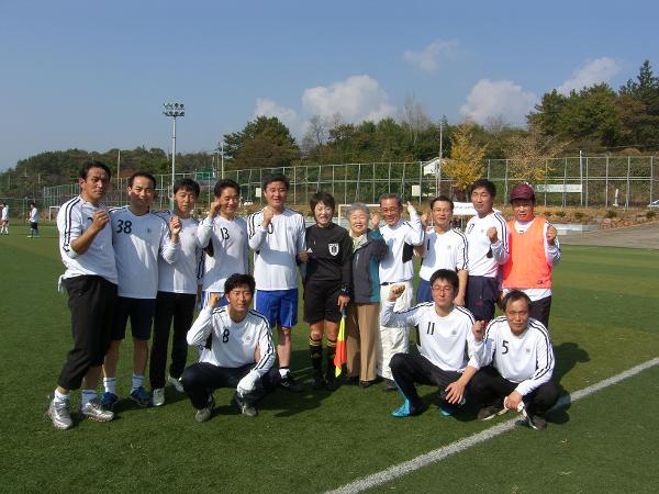 '13년 협회장기 직장별 축구대회 인조구장 녹차연구소와 1차전 경기  중 ^^화이팅