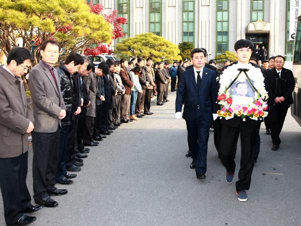 故 김효규부의장님 삼가 명복을 빕니다.