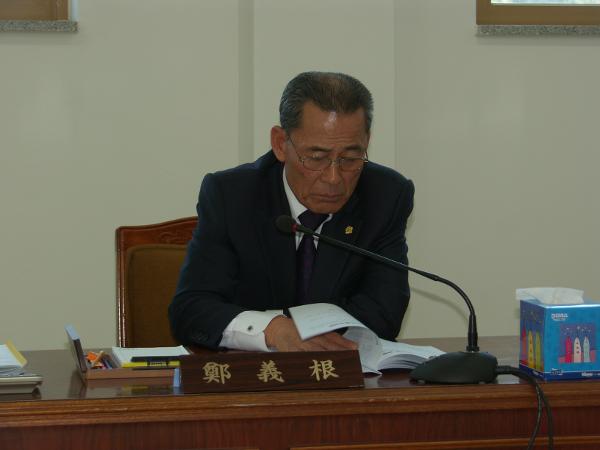 제220회 임시회 제2차 본회의 정의근의원 질의장면