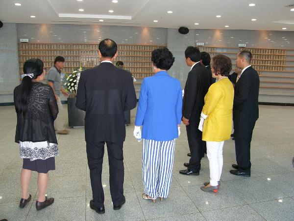 제7대 하동군의회 의원 충혼탑 참배('14. 7.1.14:00)