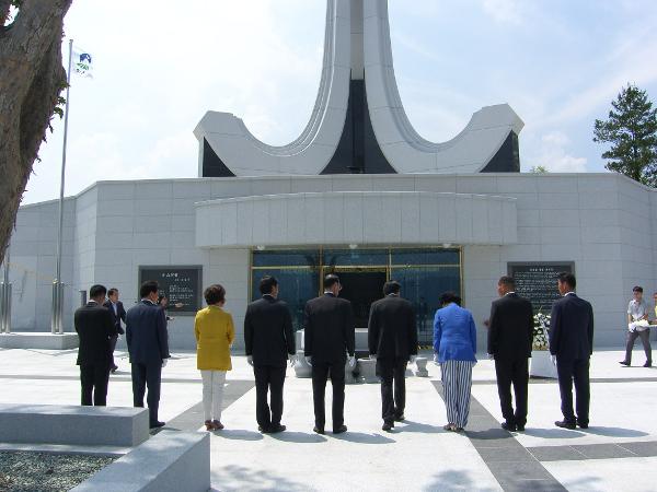 제7대 하동군의회 의원 충혼탑 참배('14. 7.1.14:00)