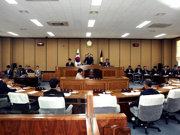 2015.04.23. 제234회 하동군의회 임시회 제2차 본회의