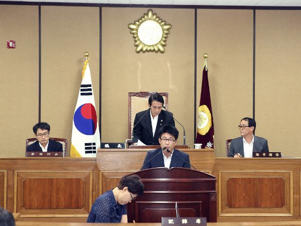 제236회 하동군의회 제1차 정례회 1차 본회의\제236회 하동군의회 제1차 정례회 제1차 본회의 김종환 의원 5분 자유발언