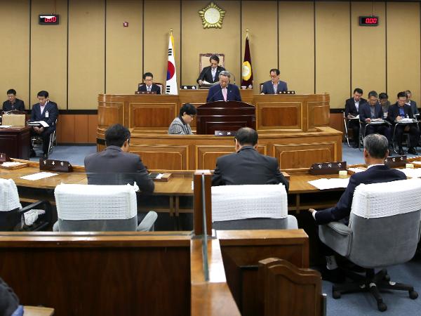 2015.11.23. 제239회 하동군의회 임시회 제1차 본회의