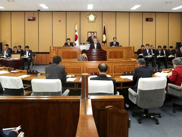 2015.12.1. 제240회 하동군의회 제2차정례회 제1차본회의