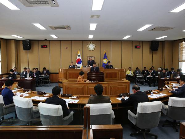 2017.11.3. 제260회 하동군의회 임시회 제2차본회의