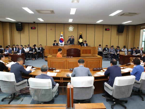 2019. 8. 27. 제283회 하동군의회 임시회 제1차 본회의