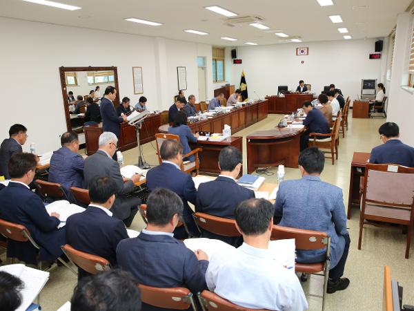2019. 8. 28. 제283회 하동군의회 임시회 제1차 예산결산특별위원회