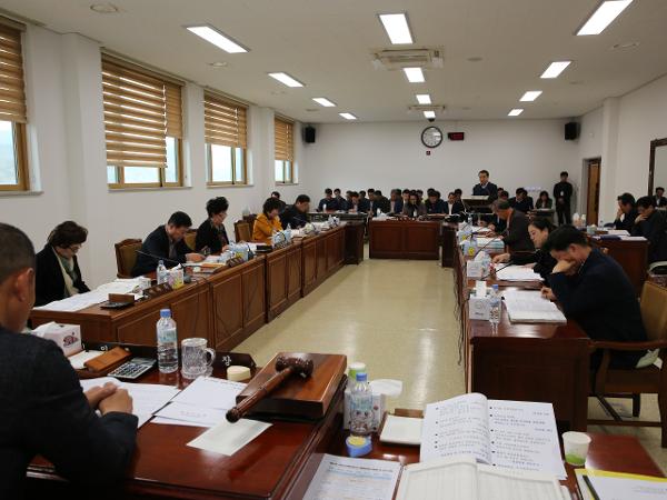2019. 11. 25. 제285회 하동군의회 임시회 제1차 예산결산특별위원회