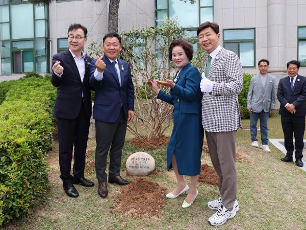 2024.05.11. 고차수 기념식수 2