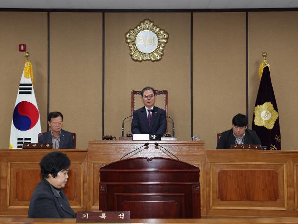 2025.01.24. 제338회 임시회 제5차 본회의 (본회의장)